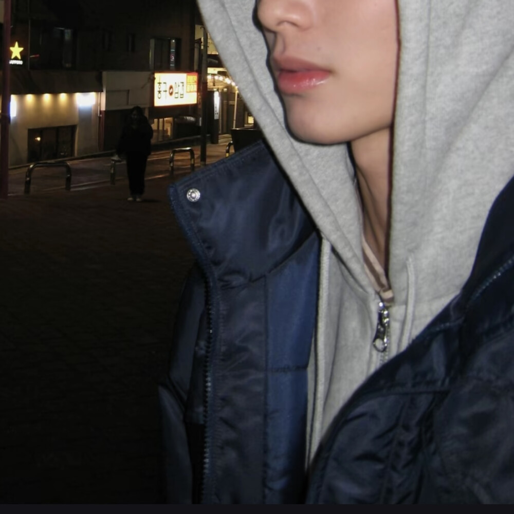 头像丨小众男头
执念开始消失的时候 平静的幸福贯穿我的每分每秒