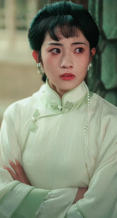 王欢欢/春夜吻蝶