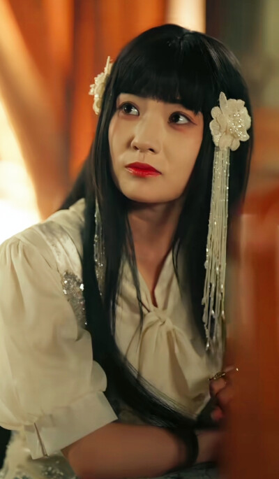 王欢欢/春夜吻蝶