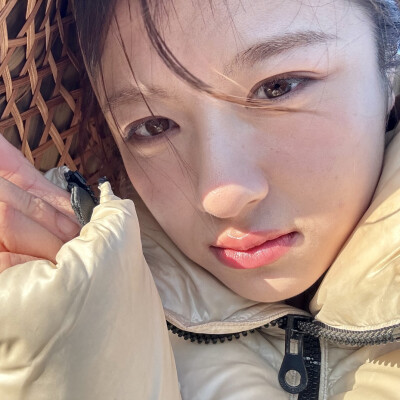 被你牵着的手是不可能的画面