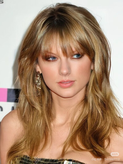 taylor swift
cr xhs MosaicBrokenHearts_