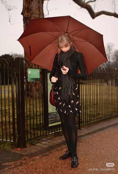 taylor swift
cr xhs MosaicBrokenHearts_