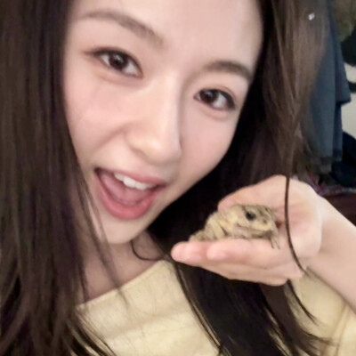 被你牵着的手是不可能的画面