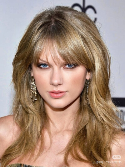 taylor swift
cr xhs MosaicBrokenHearts_