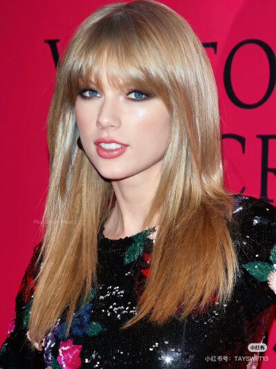 taylor swift
cr xhs MosaicBrokenHearts_