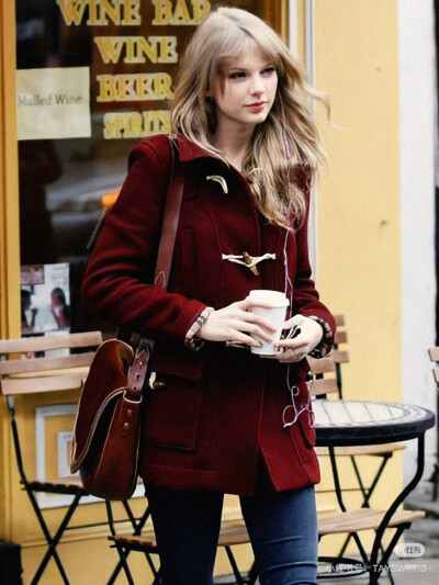 taylor swift
cr xhs MosaicBrokenHearts_