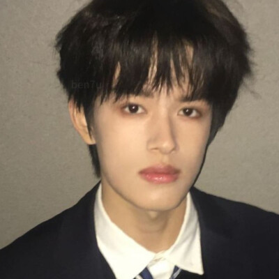 就是这两个人就给我一种很会记名的那种学生会会长的感觉，我看见我只想那个呀，奈何这两人太貌美