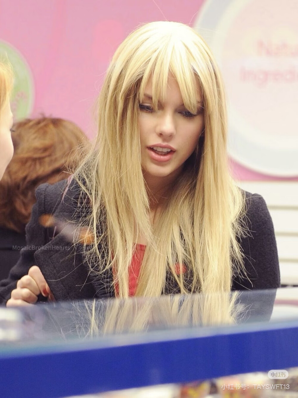 taylor swift
cr xhs MosaicBrokenHearts_