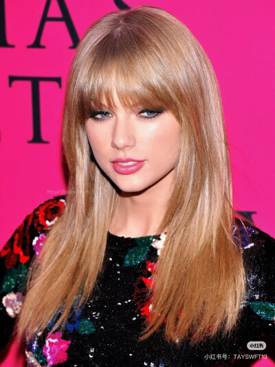 taylor swift
cr xhs MosaicBrokenHearts_