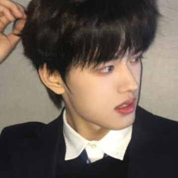 就是这两个人就给我一种很会记名的那种学生会会长的感觉，我看见我只想那个呀，奈何这两人太貌美