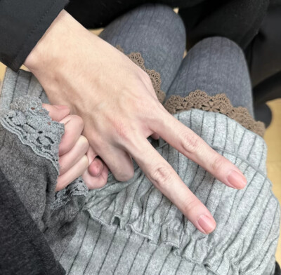 爱在每一次十指紧扣的双手里产生