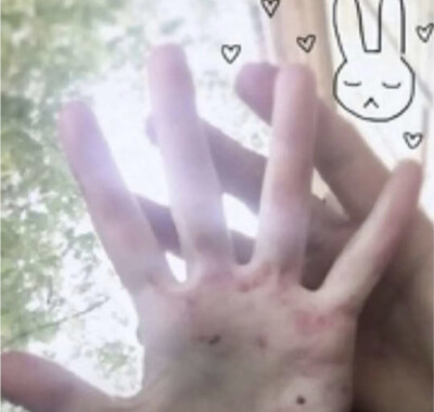 爱在每一次十指紧扣的双手里产生