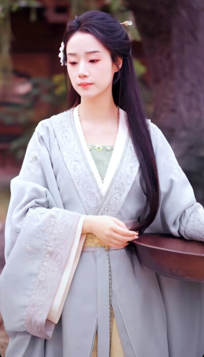 王小亿/明月引君心