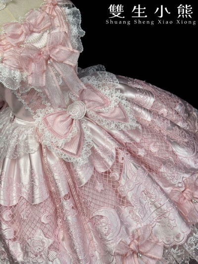 炒鸡精致的小裙子我直接爱上，超喜欢双生小熊家这条呀