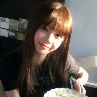 氛围感女生头像
