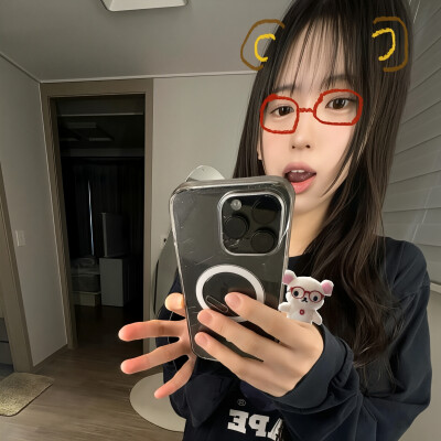 本少是个天才 特长是发呆和宅（๑> <๑）