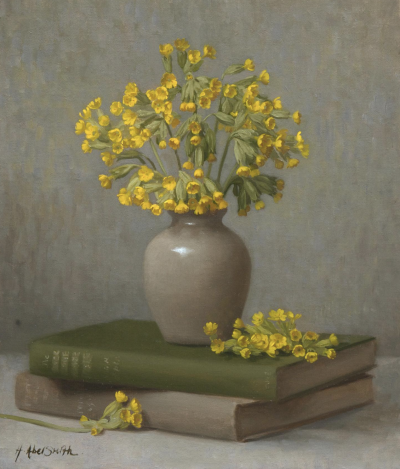 亨丽埃塔·阿贝尔·史密斯是一位专精于写实肖像与静物绘画的英国当代艺术家，采用油画和炭笔表达形式。她在意大利佛罗伦萨查尔斯·塞西尔学院接受传统古典写生训练，之后融合比例法，将作品定义为“经历时间沉淀的花卉…