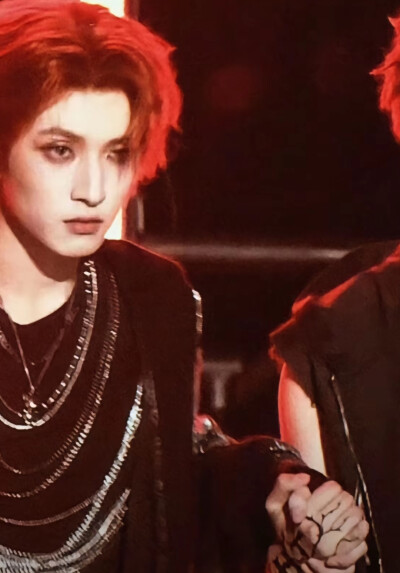 一些时代少年团演唱会的图片