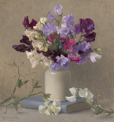 亨丽埃塔·阿贝尔·史密斯是一位专精于写实肖像与静物绘画的英国当代艺术家，采用油画和炭笔表达形式。她在意大利佛罗伦萨查尔斯·塞西尔学院接受传统古典写生训练，之后融合比例法，将作品定义为“经历时间沉淀的花卉…