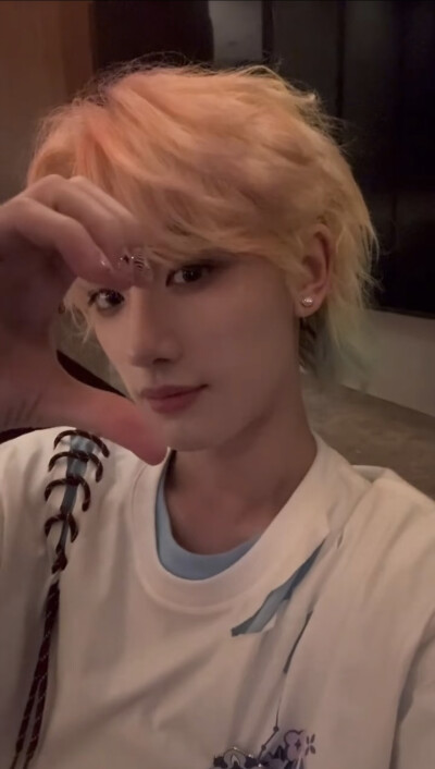 一些丁程鑫的图片