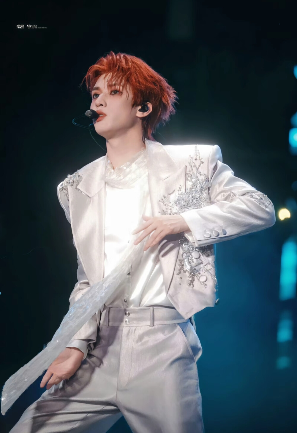 一些时代少年团演唱会的图片