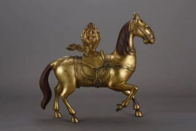 清乾隆 铜鎏金骏马
观复博物馆藏
