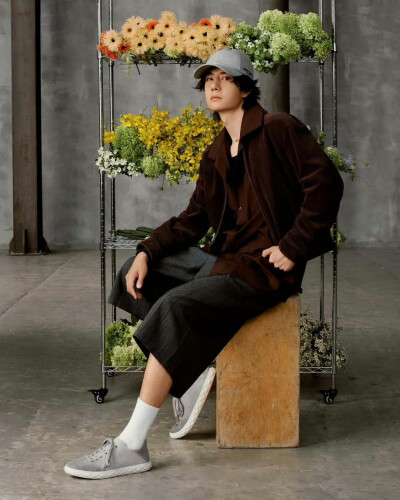 260130 @UNIQ-王一博 更新IG：
Bloom with JimmyChoo