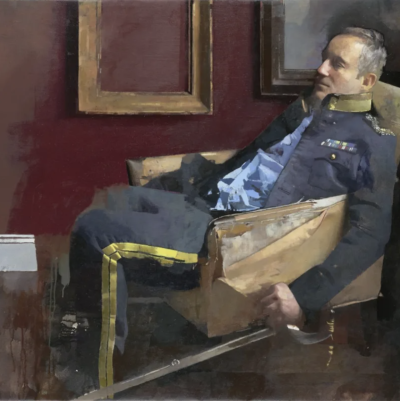 迪尔穆德·凯利是一位当代英伦具象绘画大师，其作品以光影质感与情感叙事为核心。他于1995年毕业于纽卡斯尔大学美术专业，随后在切尔西艺术学院获硕士学位，2003年入读伦敦王子绘画学院（现皇家绘画学院）。