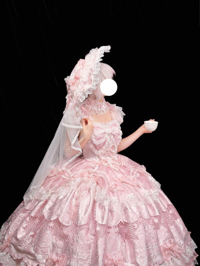 这真的太太太华丽了呀，已经能想象到穿这条去茶会的情形了#