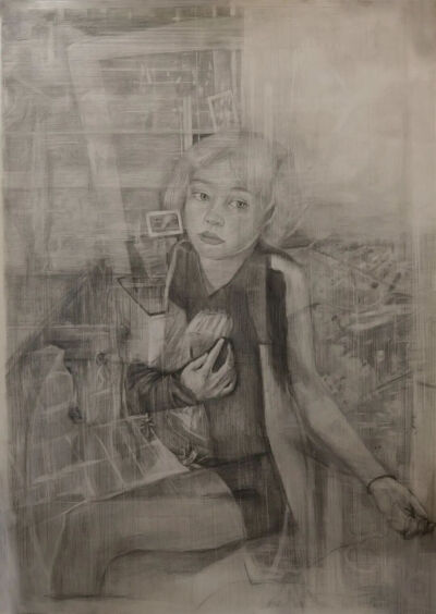董潇忆 《白日记忆》 77cm×106cm 
纸本铅笔  2020年  指导教师：卢征远

