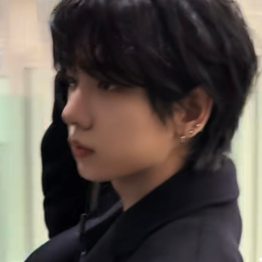 明宰铉(๑•̀‧̫•́๑)