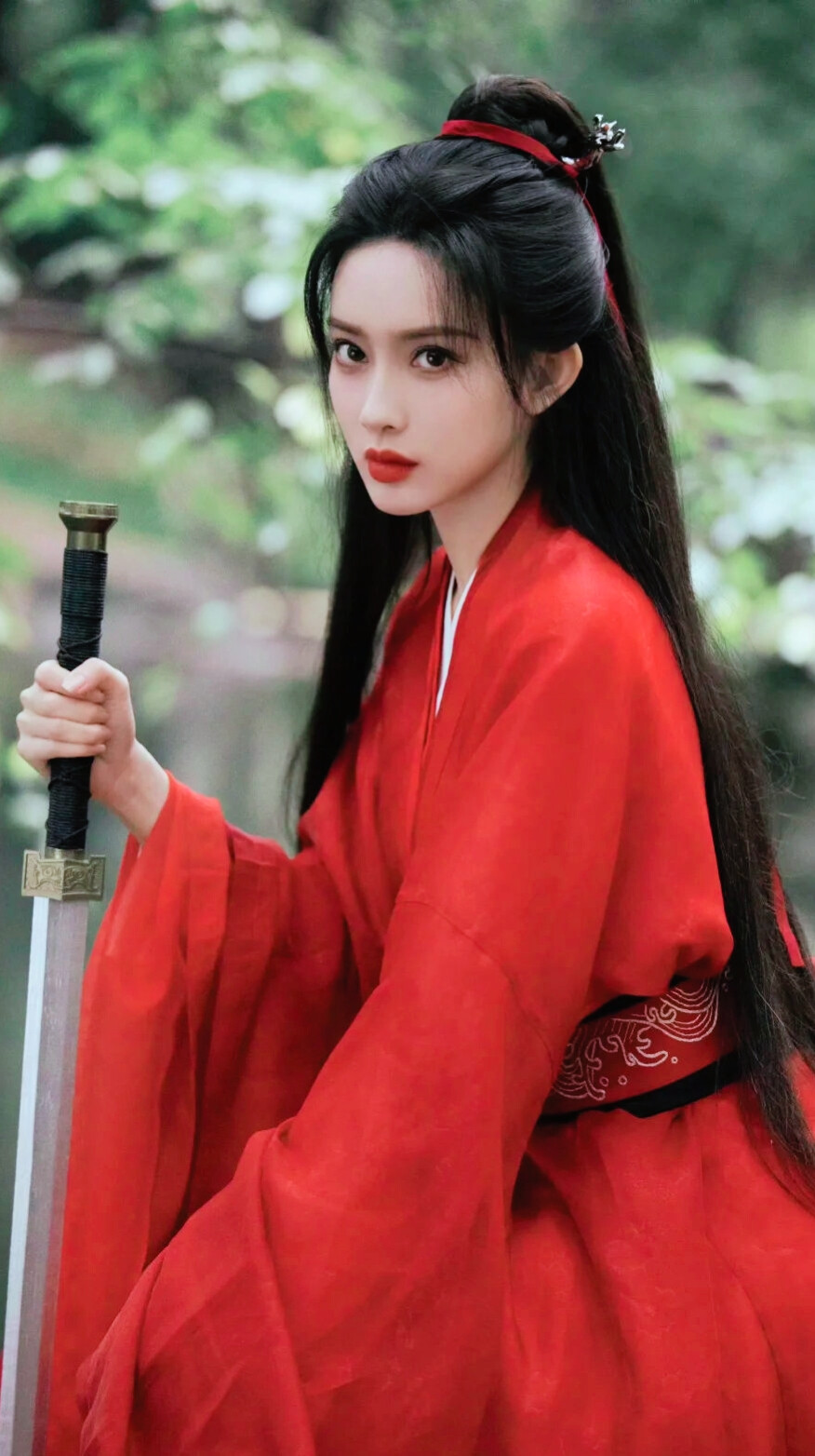 红衣古装女神∶（赵丽颖/与凤行）（杨幂/狐妖小红娘）（白鹿/临江仙）（谭松韵/逍遥）（孟子义/百花杀）（虞书欣/与秀行）（卢昱晓/入青云）（彭小苒/东宫）
