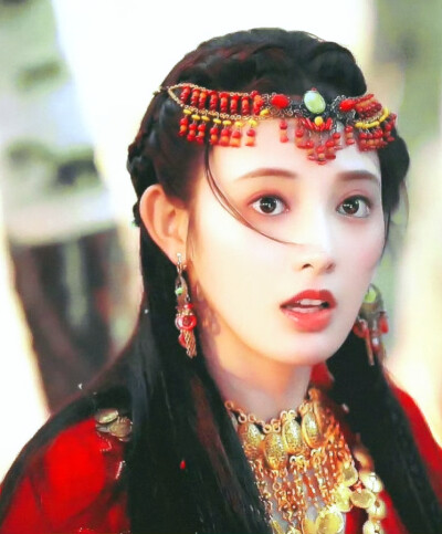 红衣古装女神∶（赵丽颖/与凤行）（杨幂/狐妖小红娘）（白鹿/临江仙）（谭松韵/逍遥）（孟子义/百花杀）（虞书欣/与秀行）（卢昱晓/入青云）（彭小苒/东宫）
