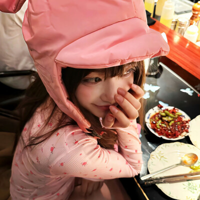 执念开始消失的时候 平静的幸福贯穿我的每分 ​​​
#氛围感女头#