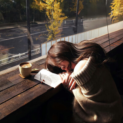 执念开始消失的时候 平静的幸福贯穿我的每分 ​​​
#氛围感女头#