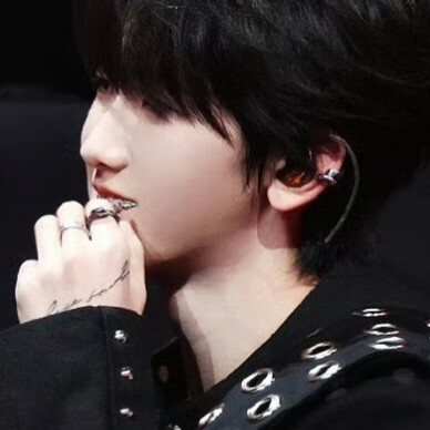 你叽续玩你那个唇环