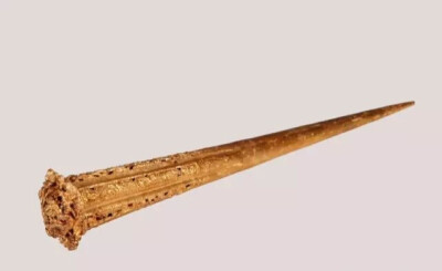 镂空花头卷草龙纹筒式金发簪  北宋
现展于厦门观复博物馆
