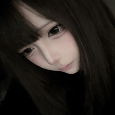 托举一缕虔诚 泪却是下垂的