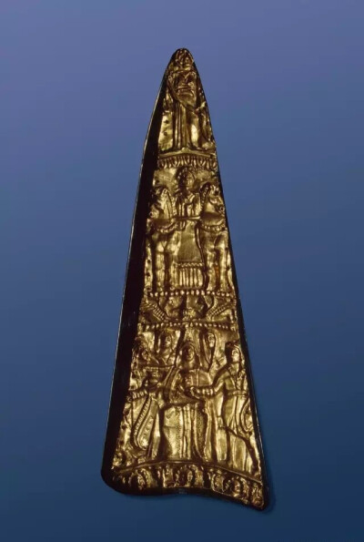 斯基泰女帽金饰  600 BC
俄罗斯冬宫博物馆藏
Female headdress ornament 
The State Hermitage Museum
