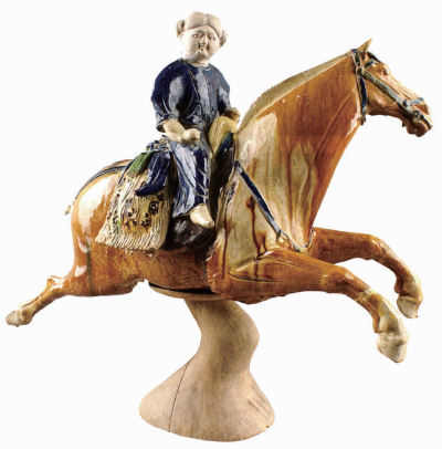 唐 三彩腾空骑马俑
西安市博物馆藏
