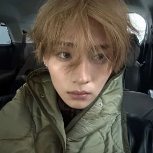 - ̗̀(๑ᵔ⌔ᵔ๑)εïз