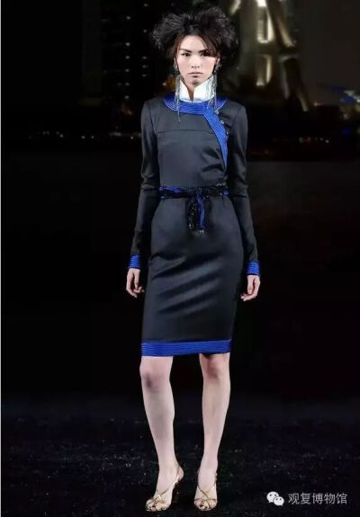 Chanel 2010年的“清宫太监制服”系列。