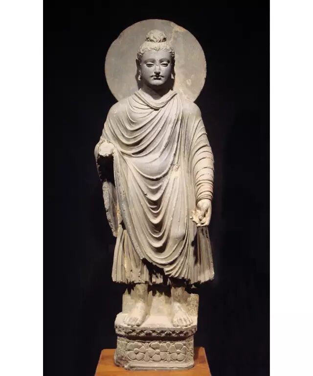 公元四世纪犍陀罗佛陀头像（英国维多利亚与艾尔伯特博物馆藏）