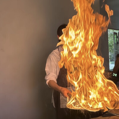 男生头像
你又逃避 那我买好蛋糕等你