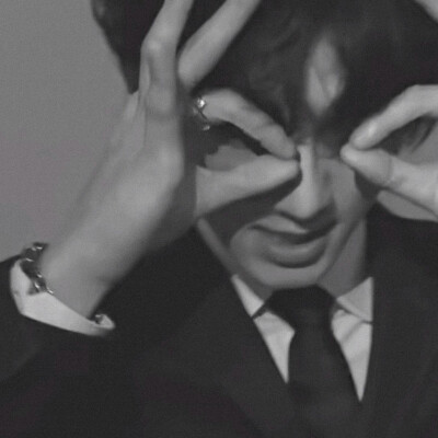 男生头像
你又逃避 那我买好蛋糕等你