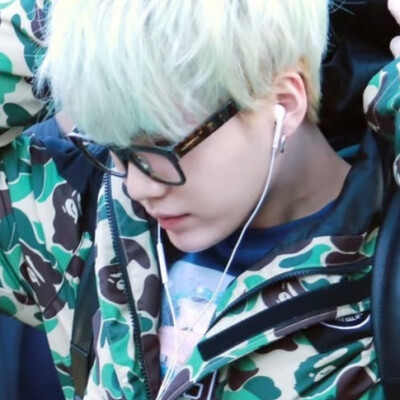 记忆里一抹薄荷绿