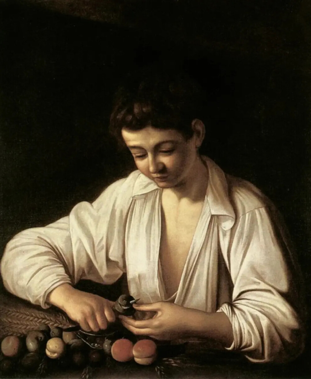 卡拉瓦乔， 《剥水果的男孩》（约1593年）。对于这部作品是原作还是复制品，意见不一。由意大利佛罗伦萨罗伯托·隆吉艺术史研究基金会提供。
