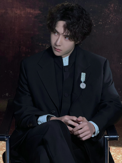 #王一博[超话]# · #微博之夜#
Live一下[收到]@UNIQ-王一博 ​​​