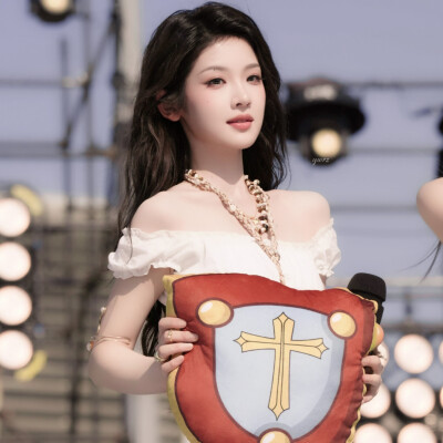 雨季洇开的栀子