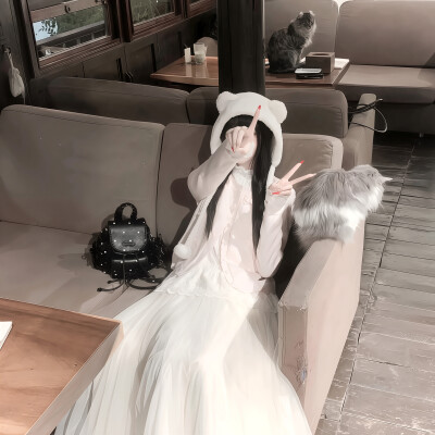 人类的本质是树 小猫 海水和一些心碎